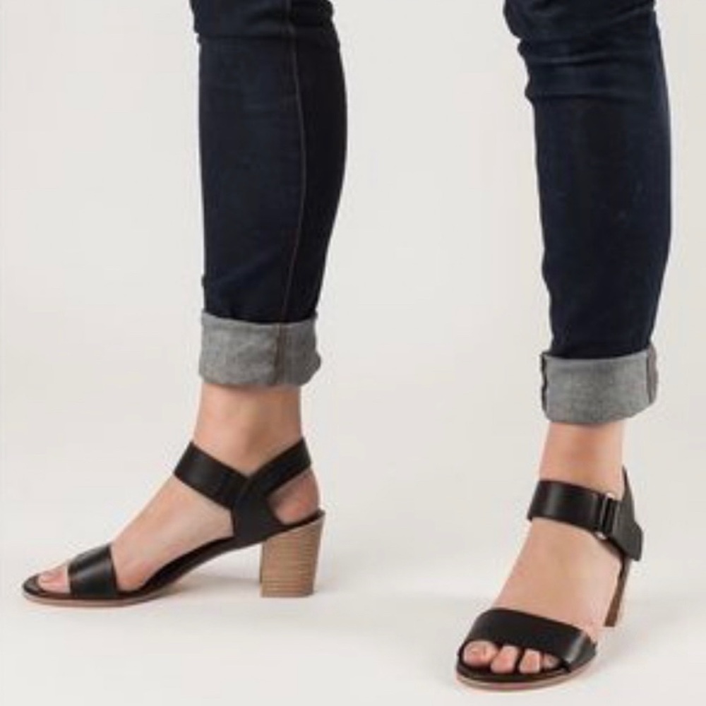 Stuart Weitzman Broadband Leather City Open Tow block‎ Sandals heels Size 7.5